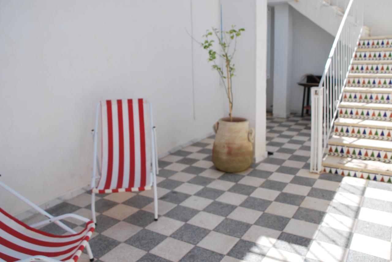 terrasse privée en bas à l'entrée,  pour l'appart du haut VILLAKHAWA